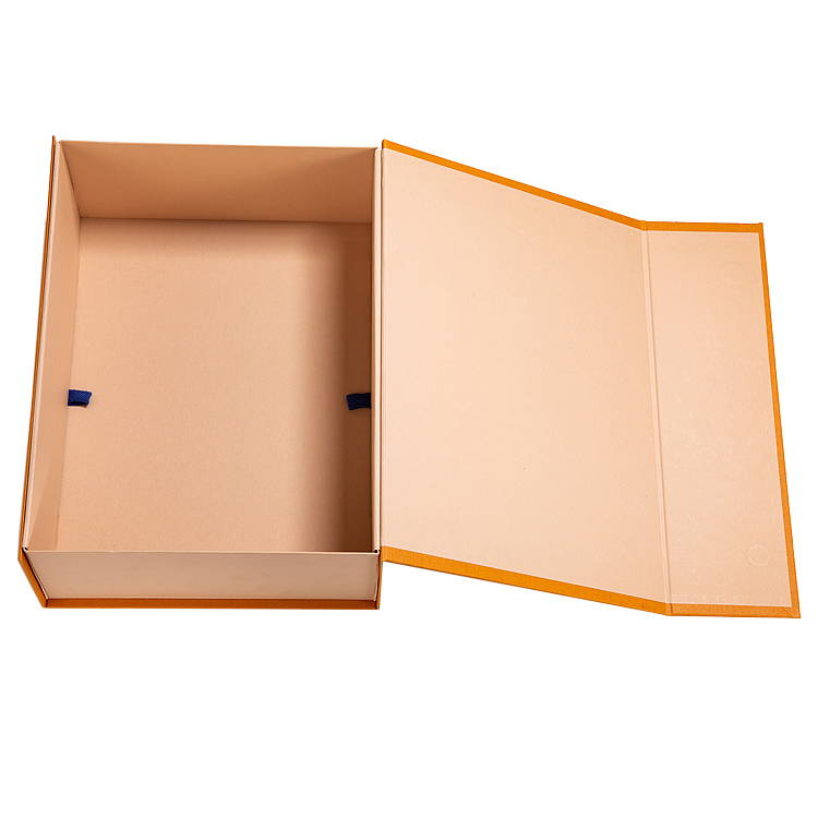 Luxury Wholesale Foldable Magnetic Gift Box Packaging for Clothing with Debossed Logo