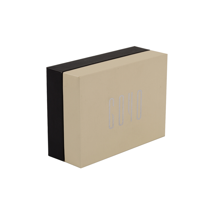 China Luxurious Fancy Paper Rigid Lid Base Gift Packaging Box for Cashmere Sweater with Silver Hot Foil Stamping Logo