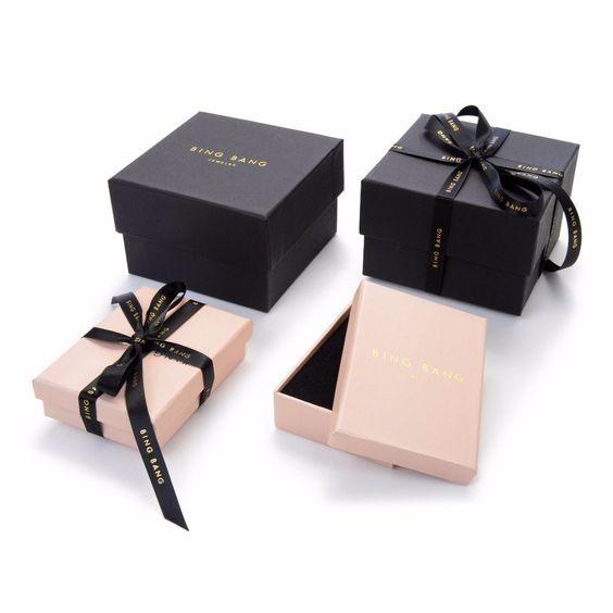 Custom Size And Design Surprise Two-pieces Lid and Base Bow Tie Cardboard Birthday Gift Paper Packaging Box