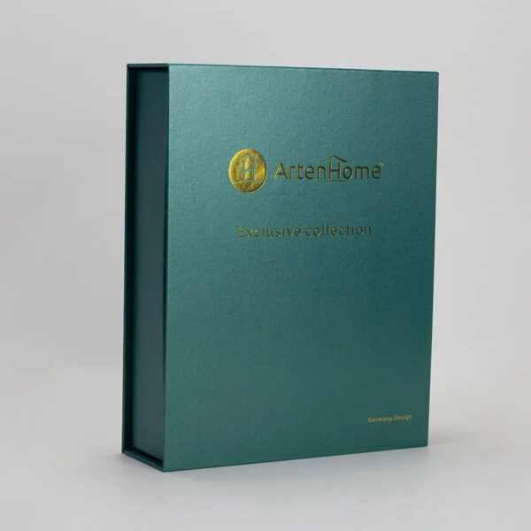 Scatola rigida magnetica personalizzata di forma irregolare, color verde, con inserto in schiuma