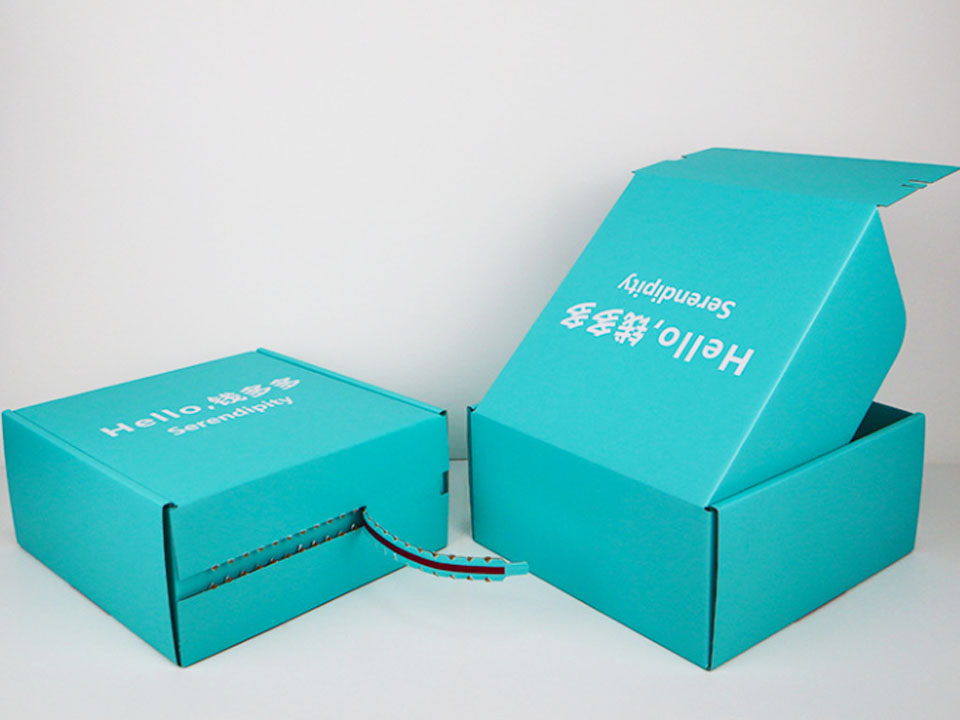 Custom mailer boxes for retail and subscription packaging