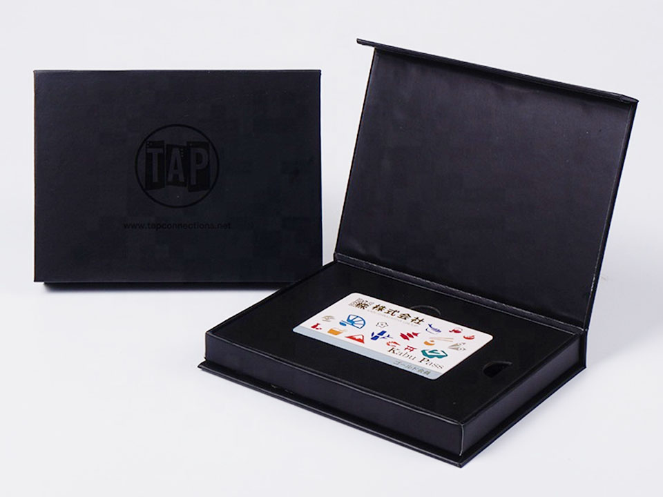 Magnetic rigid box with fitted insert for a VIP membership card
