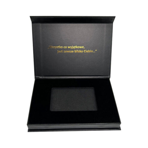 Geschenkkartenbox im „Black Book“-Stil mit Schaumstoffeinlage